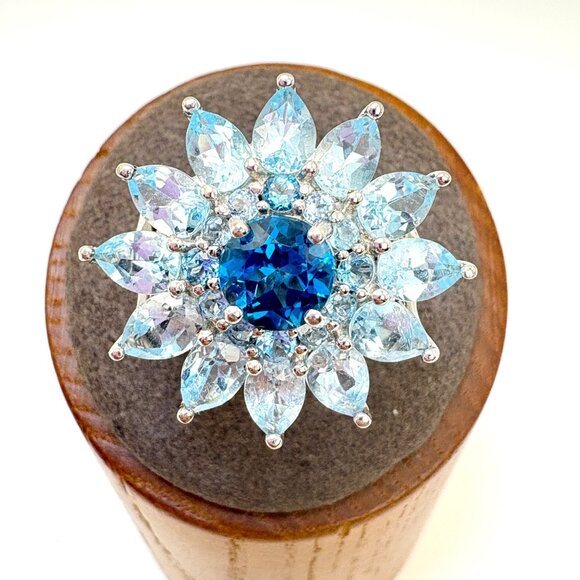Sterling Silver 925 Pale Blue Cubic Zirconia Sunburst Design Cocktail Ring Sz 9 - Picture 1 of 12